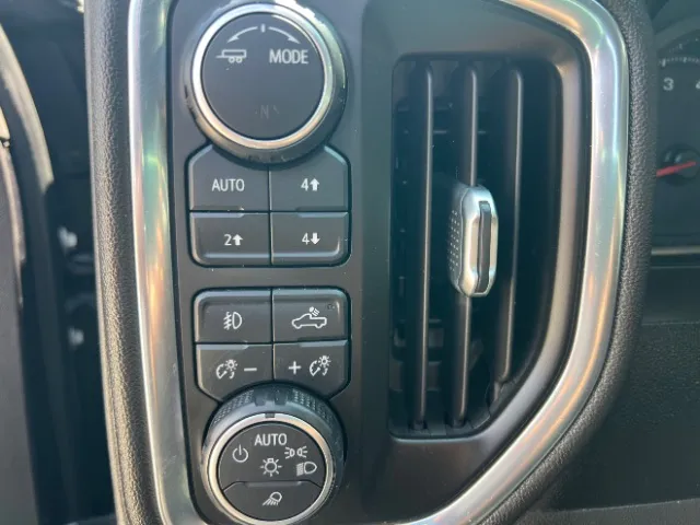 Chevrolet Silverado photo 24