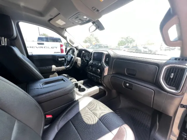 Chevrolet Silverado photo 16