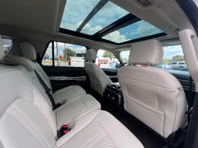 Ford Expedition photo 14