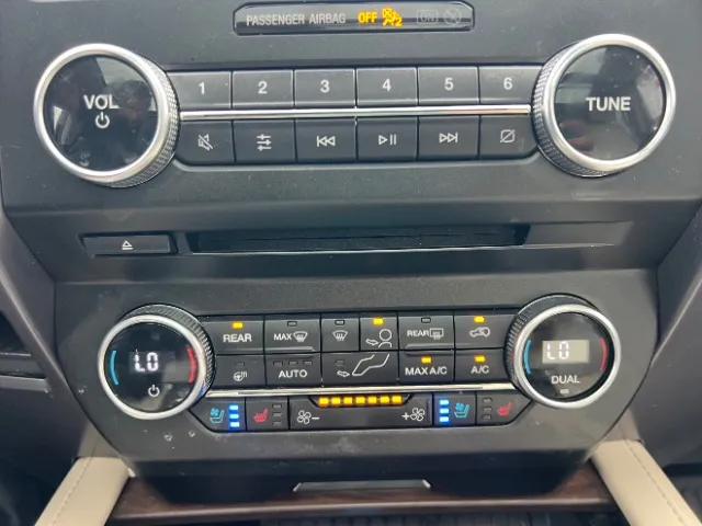 Ford Expedition photo 37