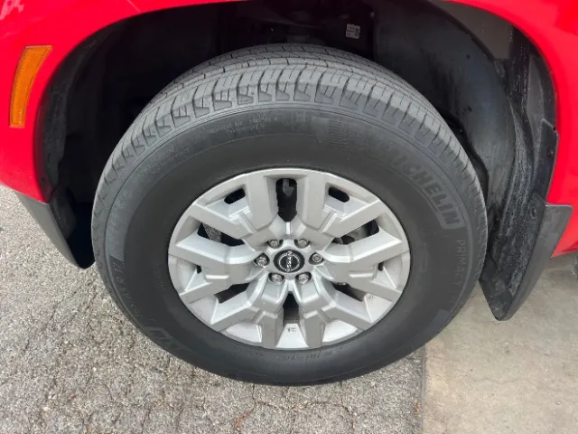 Nissan Frontier photo 8