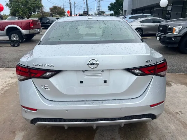 Nissan Sentra photo 7