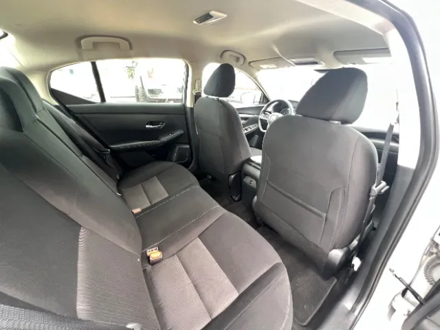 Nissan Sentra photo 8