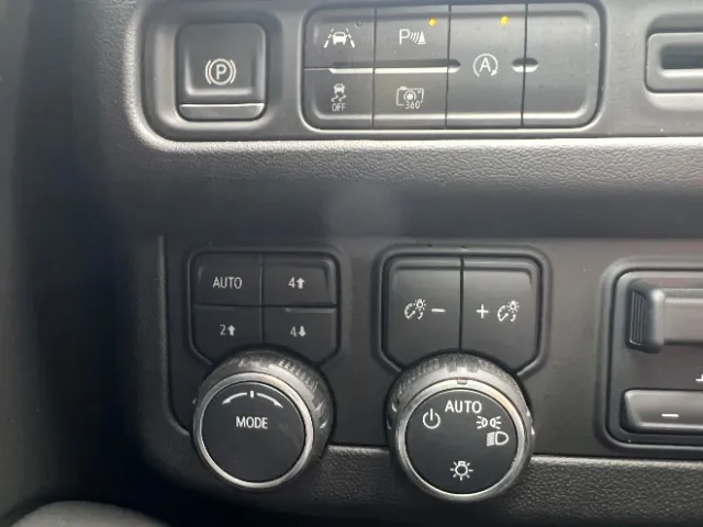Chevrolet Suburban photo 32