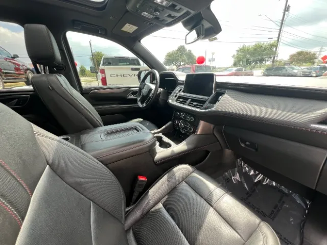 Chevrolet Suburban photo 12