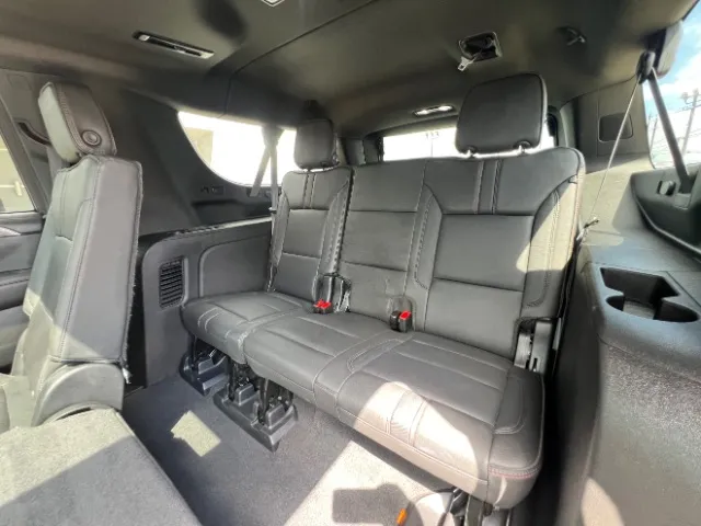 Chevrolet Suburban photo 20