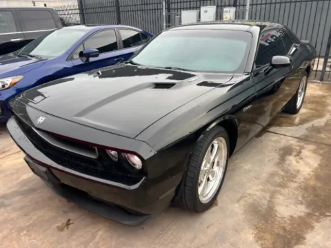 Black 2010 Dodge Challenger R/T for sale in San Antonio, TX