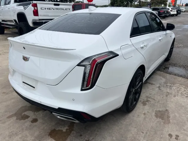 Cadillac CT4 photo 6