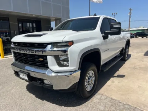White 2020 Chevrolet Silverado 2500 HD 4WD LT for sale in San Antonio, TX