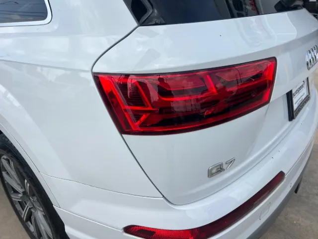 Audi Q7 photo 14