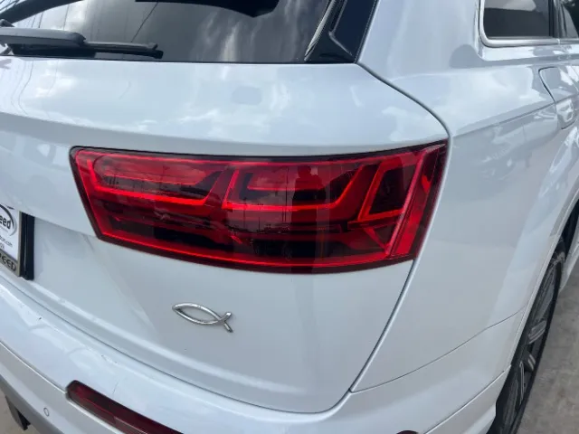 Audi Q7 photo 11