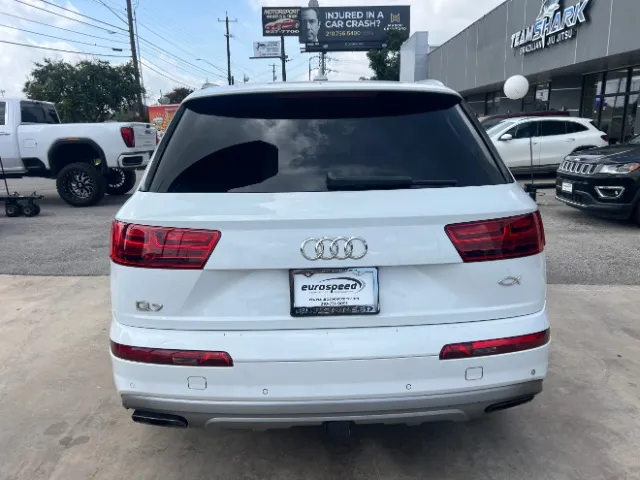 Audi Q7 photo 9
