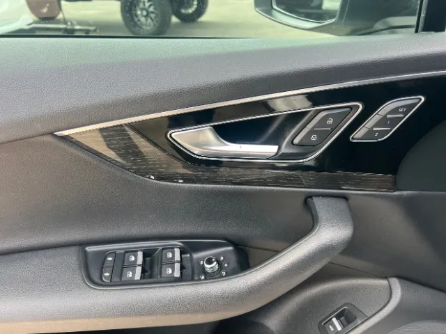 Audi Q7 photo 38