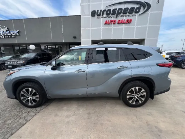 Toyota Highlander photo 9