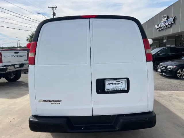 Chevrolet Express photo 7