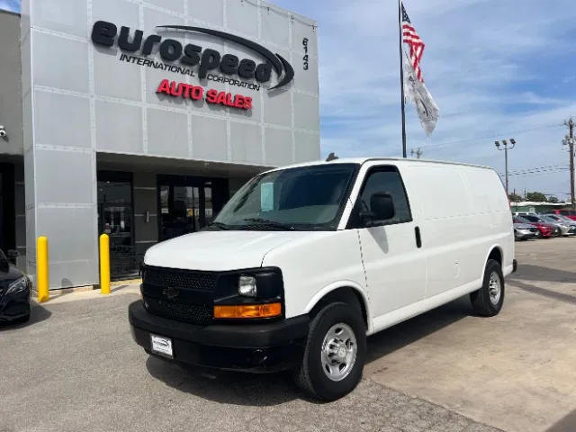 Chevrolet Express photo 2