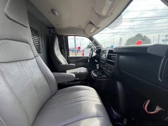 Chevrolet Express photo 8