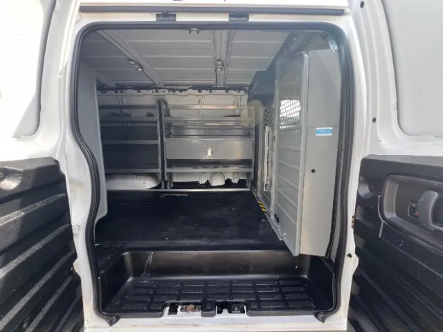 Chevrolet Express photo 11