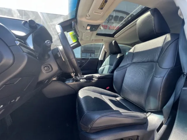 Lexus ES photo 18