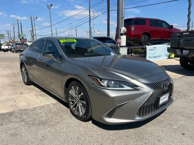 Lexus ES photo 6