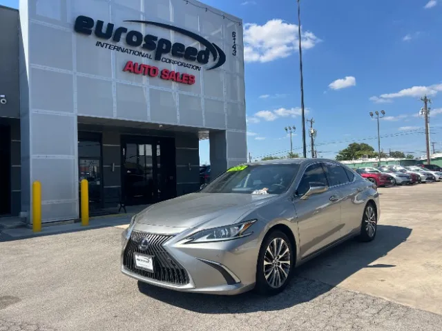 Lexus ES photo 2