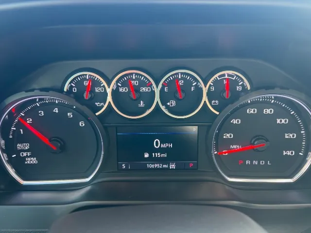 Chevrolet Silverado photo 21
