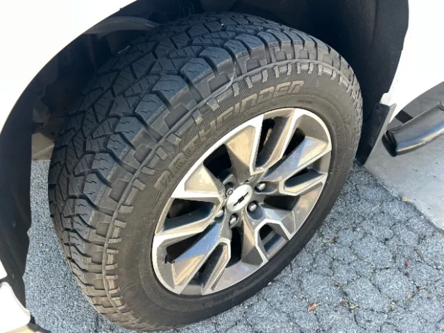 Chevrolet Silverado photo 8