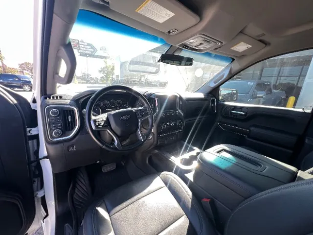 Chevrolet Silverado photo 16