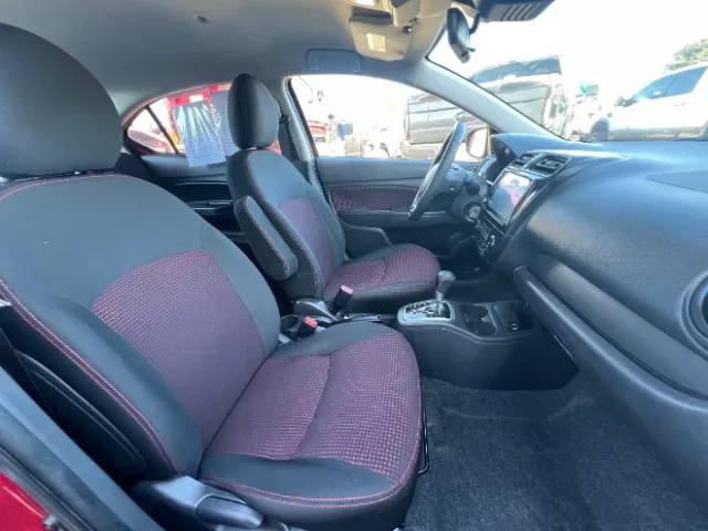 Mitsubishi Mirage G4 photo 11