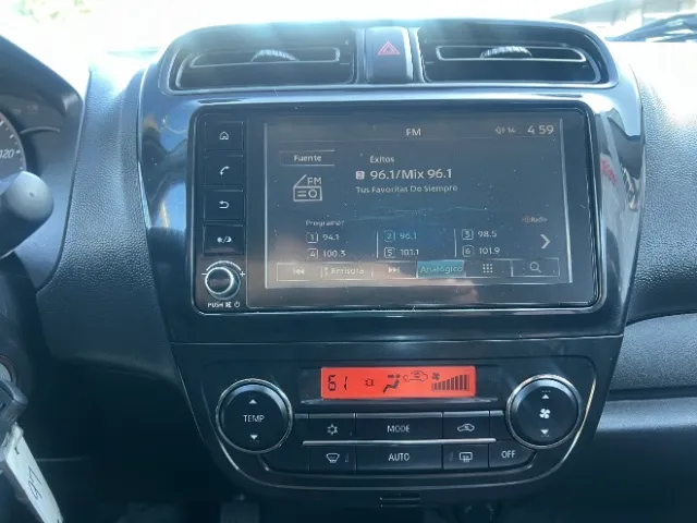 Mitsubishi Mirage G4 photo 23
