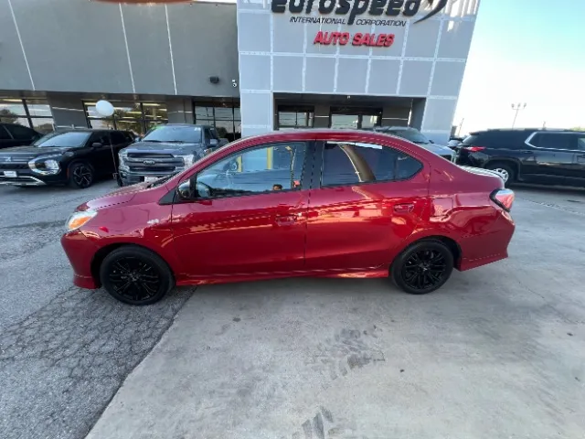 Mitsubishi Mirage G4 photo 9