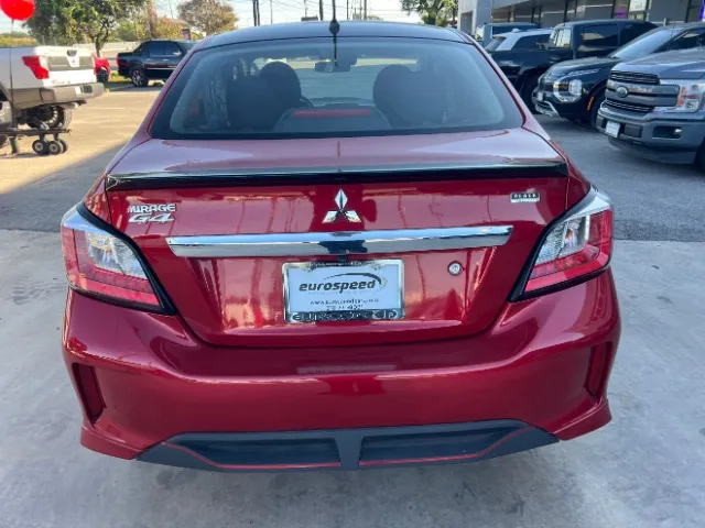 Mitsubishi Mirage G4 photo 7