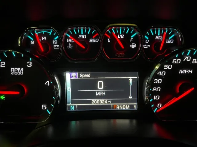 Chevrolet Silverado photo 23