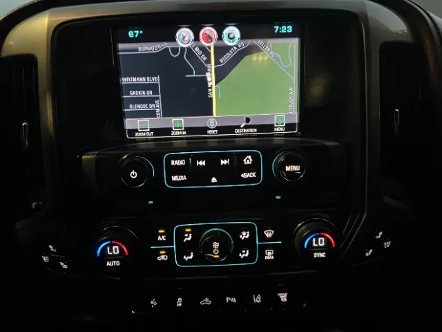 Chevrolet Silverado photo 28