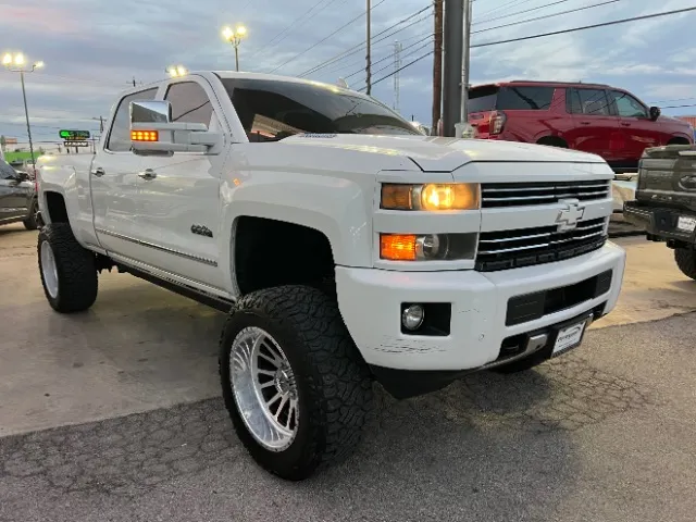 Chevrolet Silverado photo 4