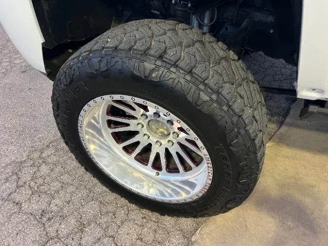 Chevrolet Silverado photo 14
