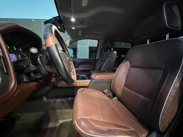 Chevrolet Silverado photo 21