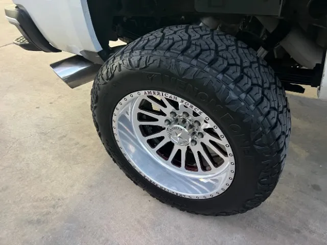 Chevrolet Silverado photo 16