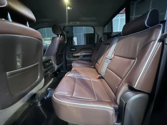 Chevrolet Silverado photo 18