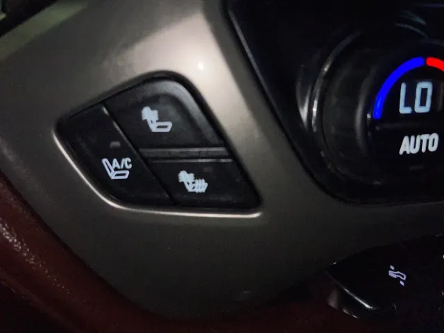 Chevrolet Silverado photo 27