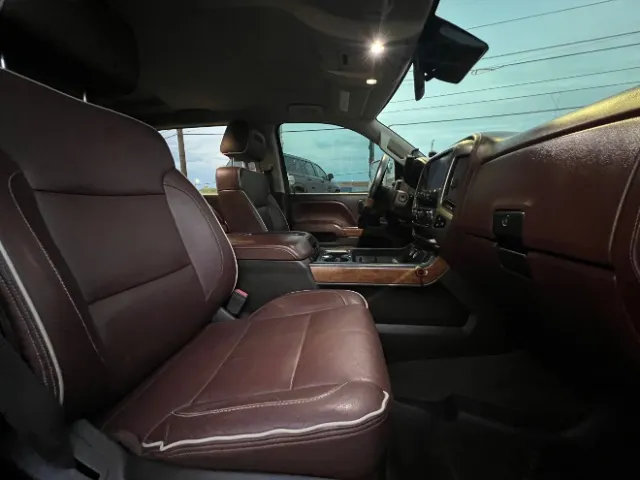 Chevrolet Silverado photo 13