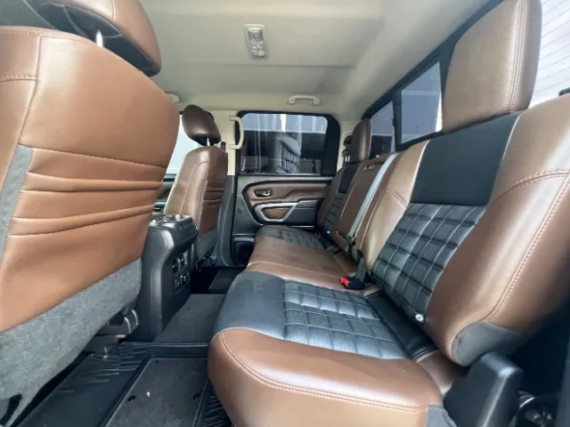 Nissan Titan photo 38