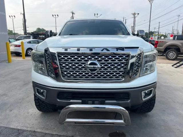 Nissan Titan photo 3
