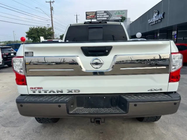 Nissan Titan photo 7