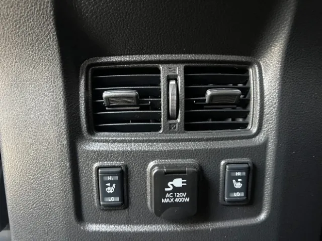Nissan Titan photo 39