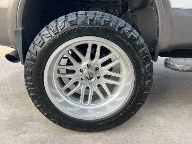 Nissan Titan photo 22
