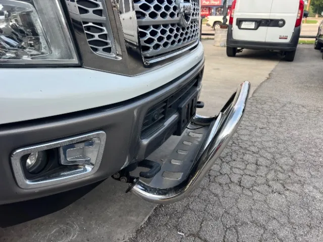 Nissan Titan photo 12