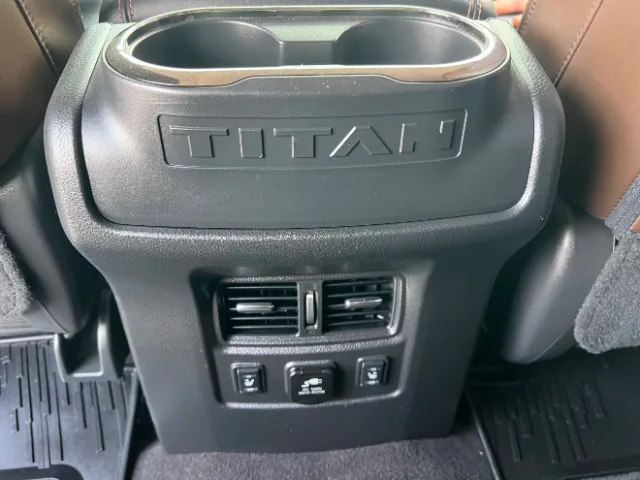 Nissan Titan photo 40