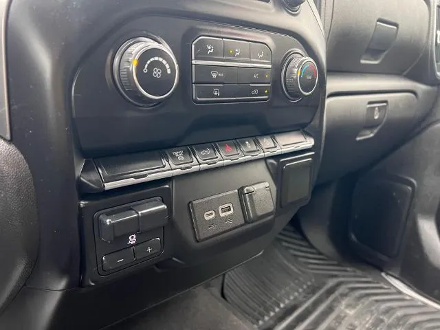Chevrolet Silverado photo 9