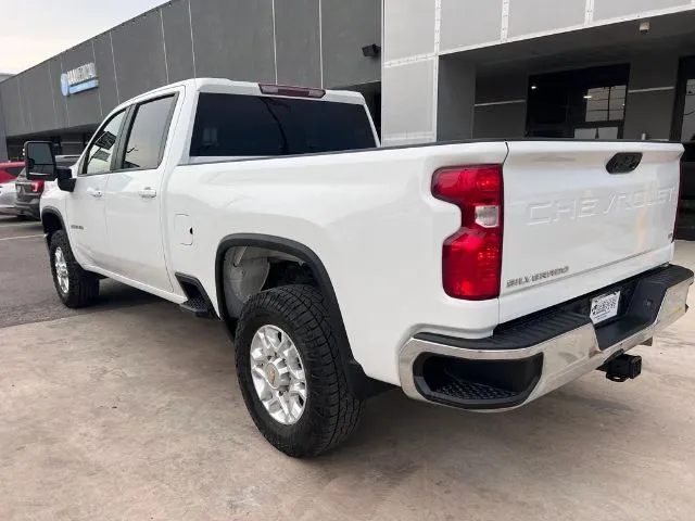 Chevrolet Silverado photo 6
